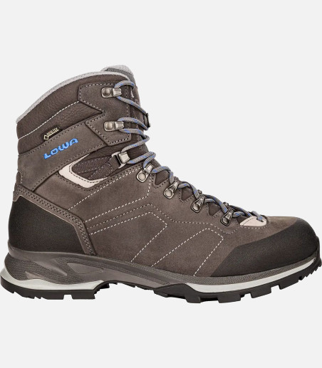 Scarpe da trekking e zaino LOWA