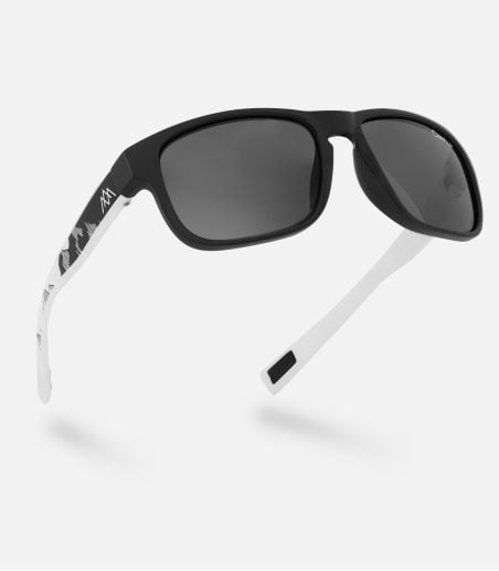 Sonnenbrille mit polarisierten Gläsern