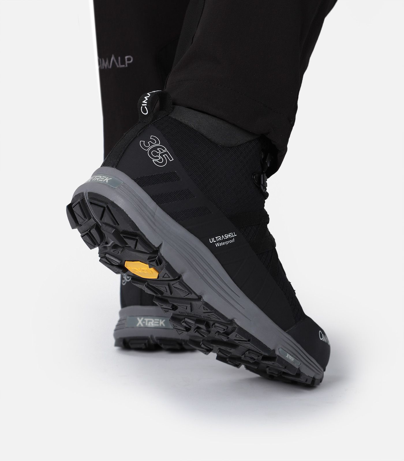 All-season Hiking shoes - Ultrashell membrane & Vibram outsole