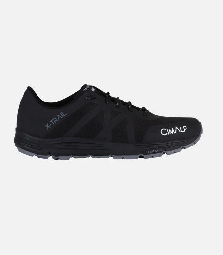 Light and dynamic TRAIL RUNNING shoes with VIBRAM® XST outsoles
