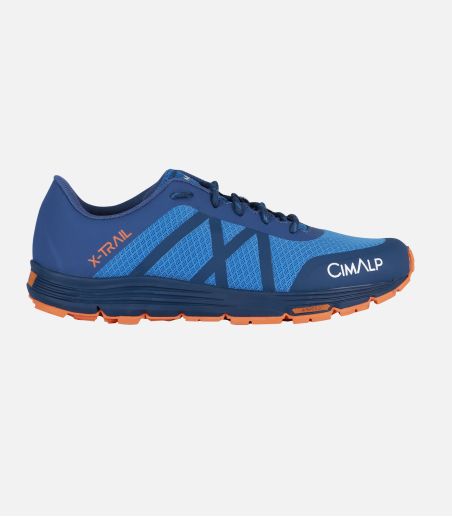 Light and dynamic TRAIL RUNNING shoes with VIBRAM® XST outsoles