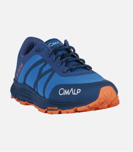 Light and dynamic TRAIL RUNNING shoes with VIBRAM® XST outsoles