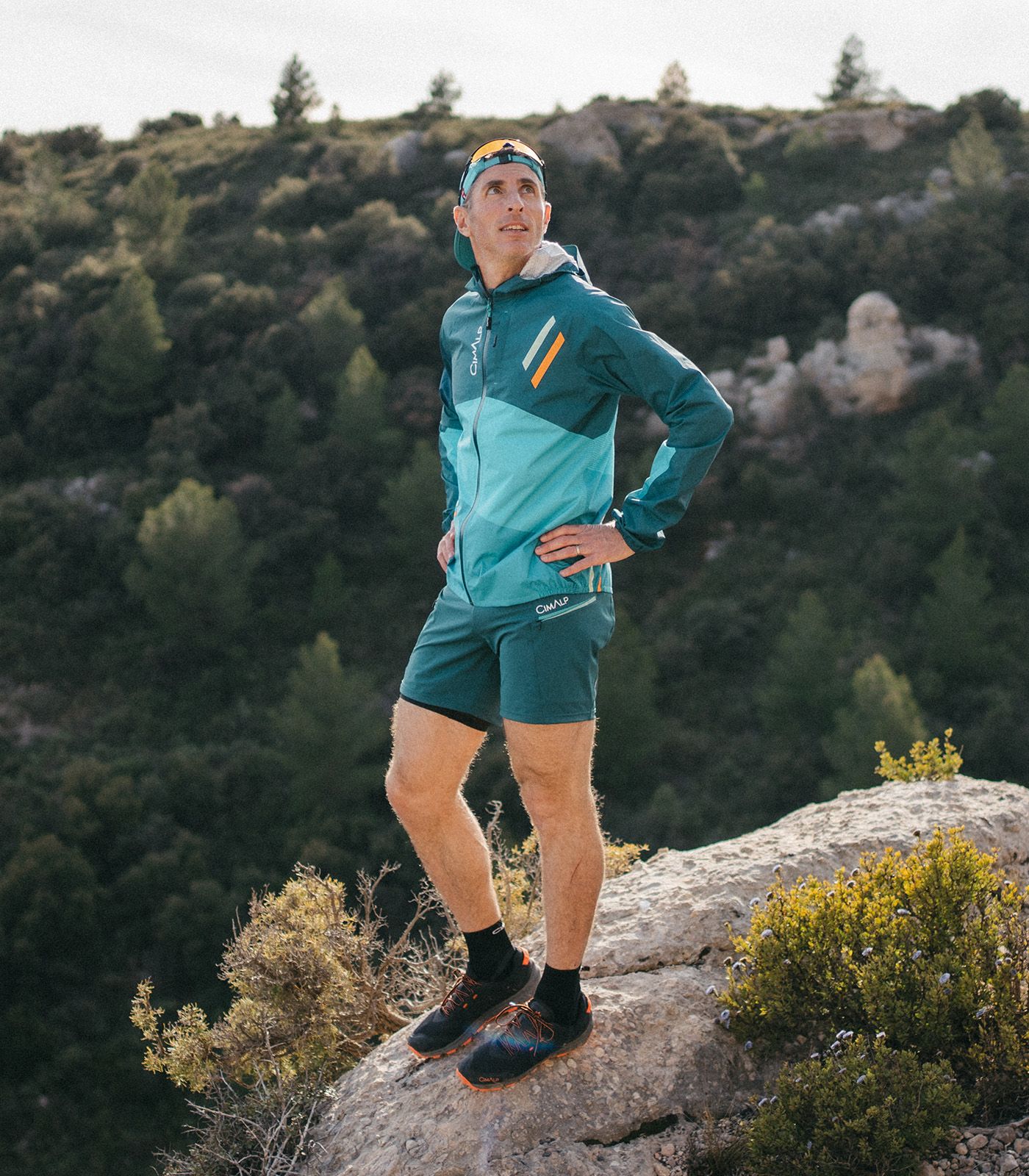 Short de trail avec ceinture multi-poches