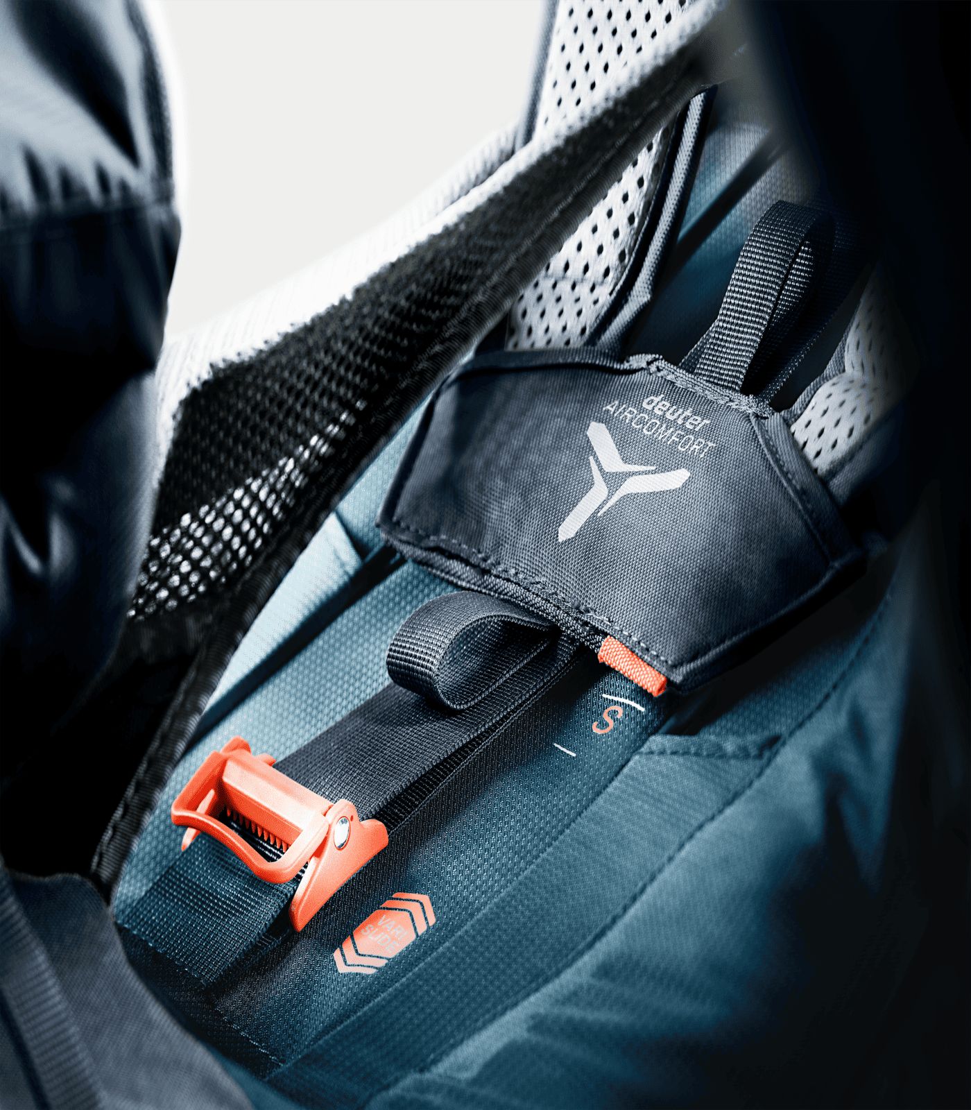 Zaino da trekking con rete tesa DEUTER FUTURA AIR TREK