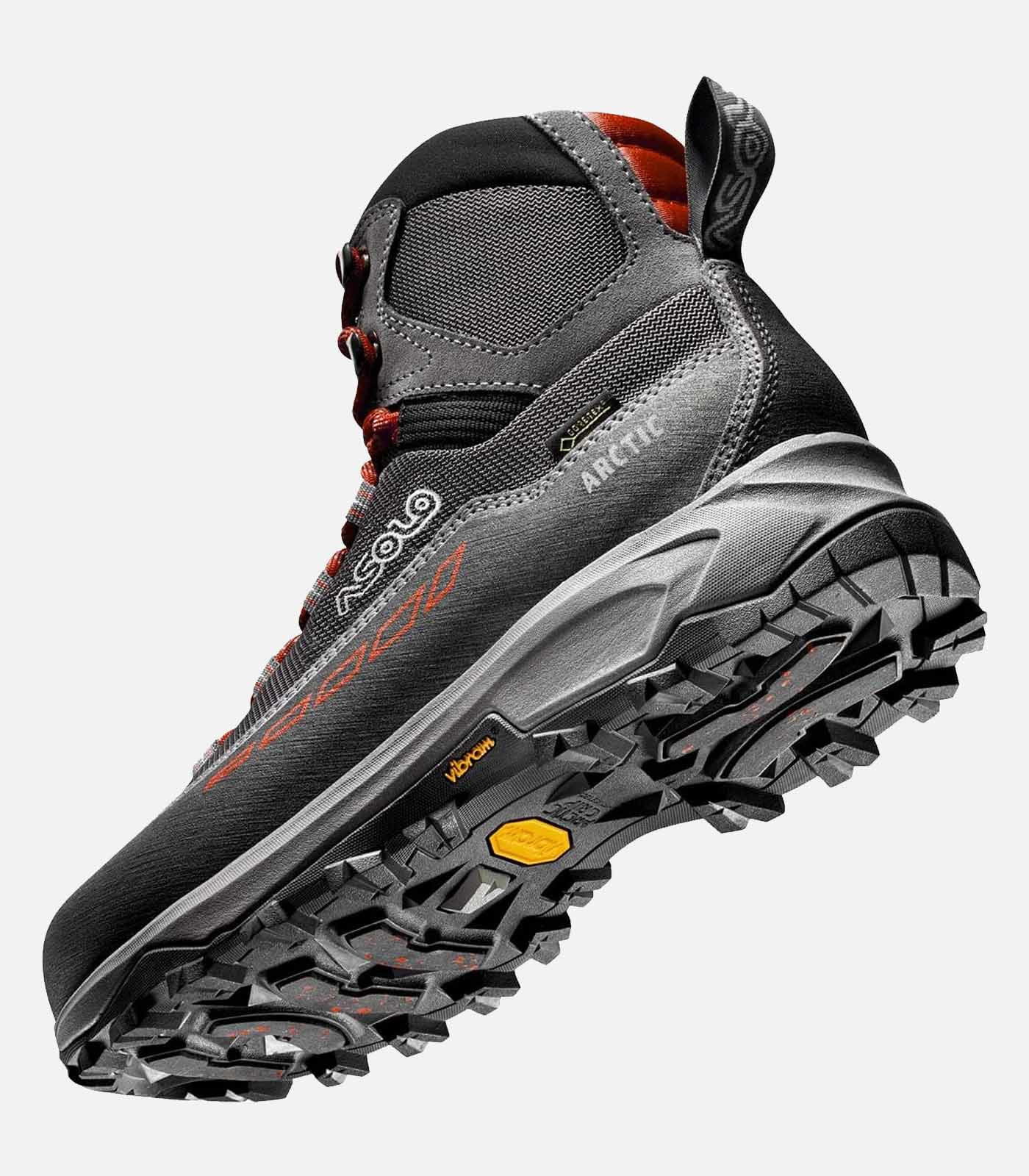 Winter hiking shoes and snowshoes ASOLO