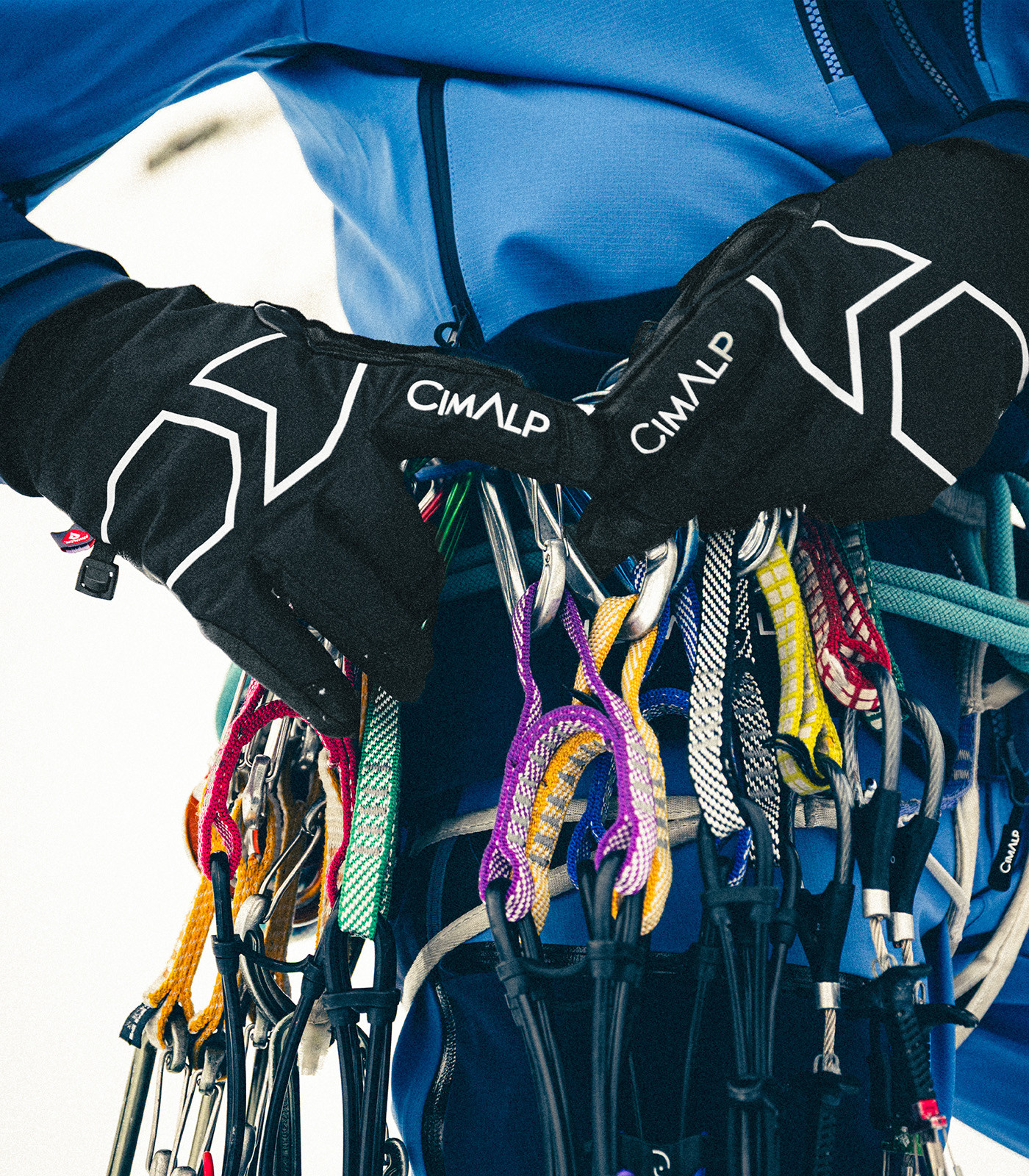 Waterproof mountaineering gloves